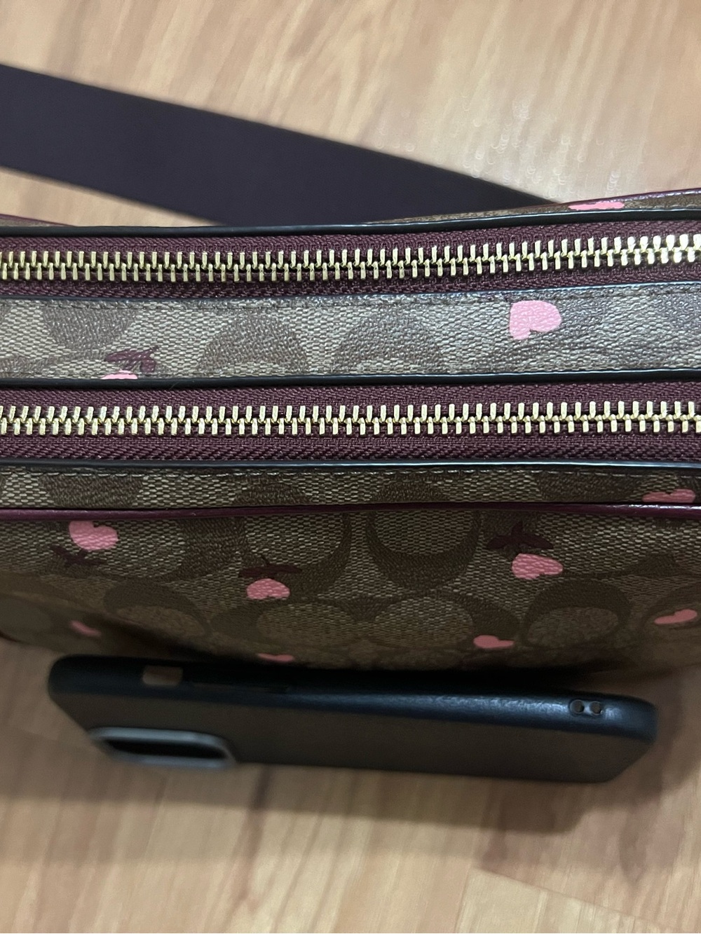 Coach 100% Authentic Brown Signature Heart Print Crossbody Bag (Valentines ) - Picture 3 of 13